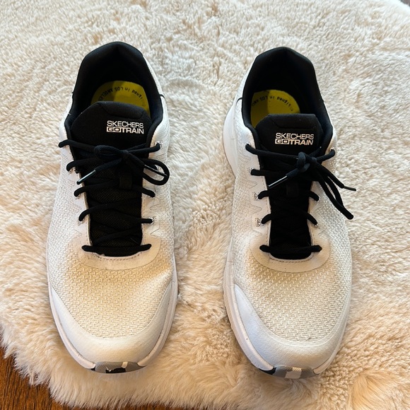 Men’s Skechers go train shoe - Picture 4 of 7